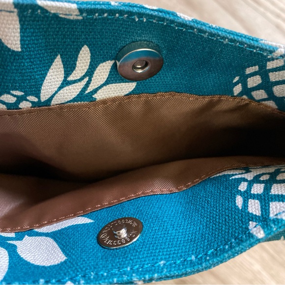 Kavu Teal Votyon Crossbody Bag with Pineapple Print - Picture 6 of 11